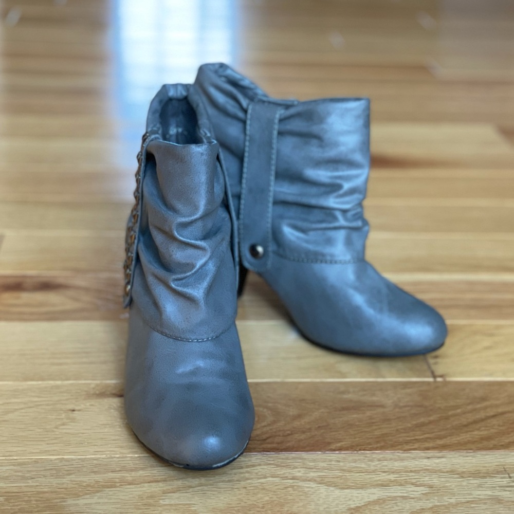 Forever 21 Grey Stud Ankle Boot